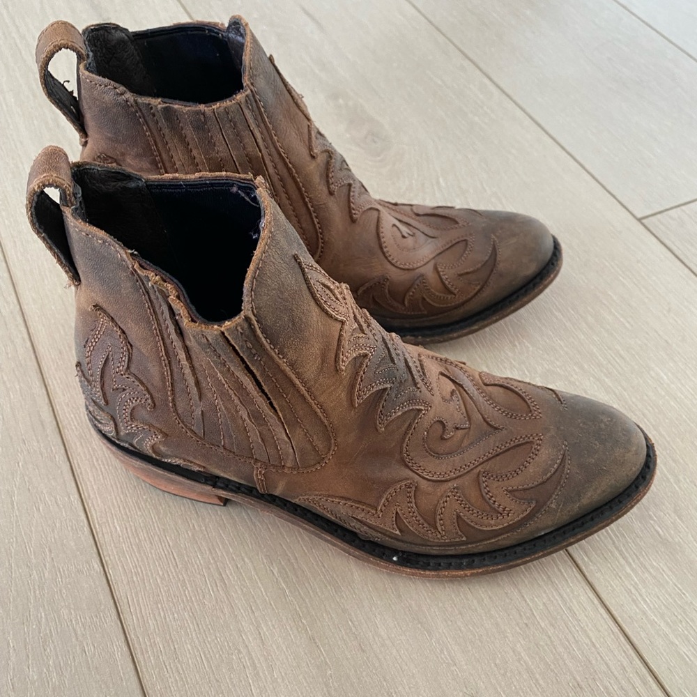 Liberty Black boots